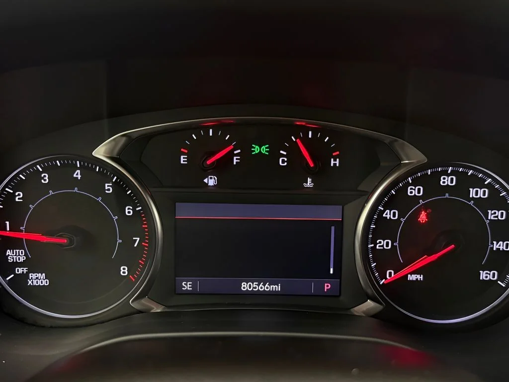 Used 2023 White GMC SLT image 22