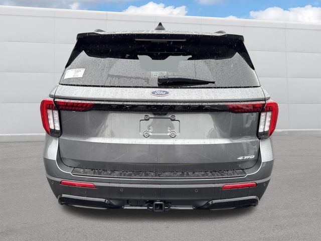 New 2026 Carbonized Gray Metallic Ford ST-Line image 3