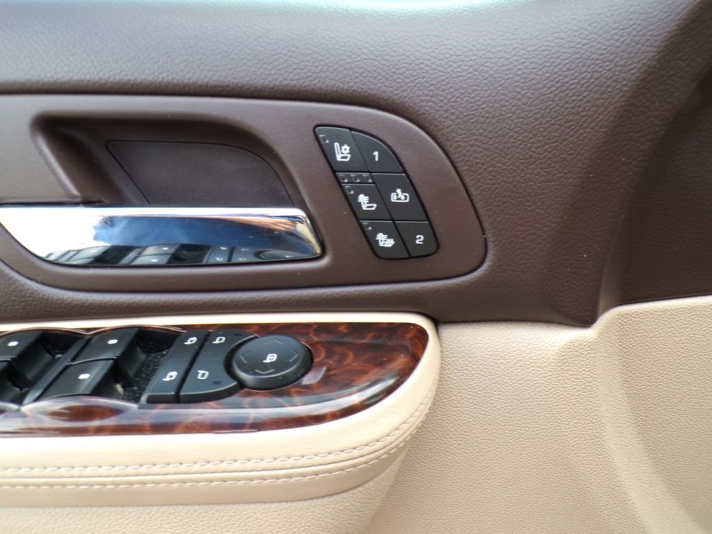 Used 2013 White Diamond Clearcoat GMC Denali image 9