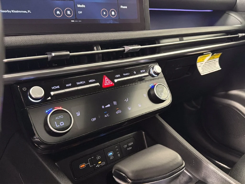 Used 2025 Gray Hyundai SEL Convenience image 24