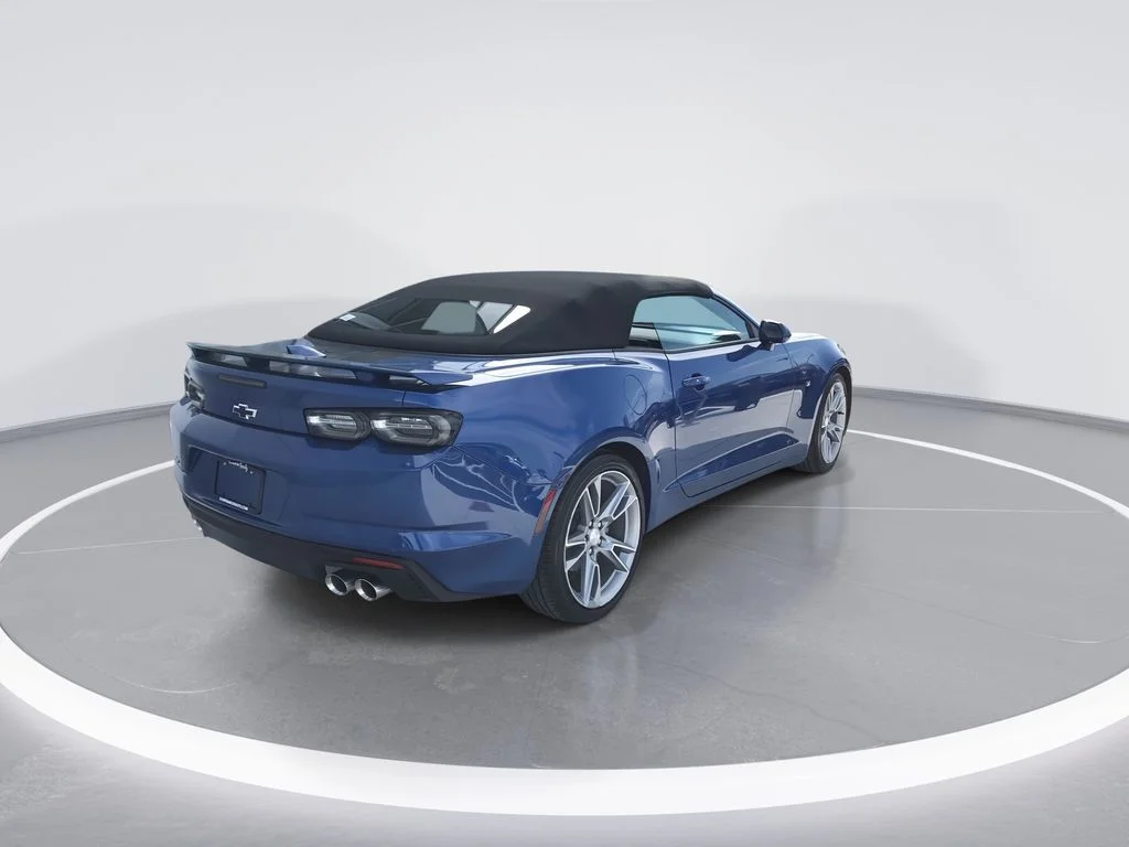Used 2022 Blue Chevrolet 2LT image 8