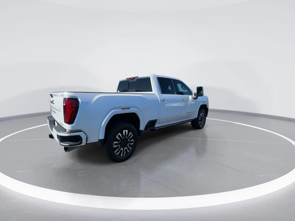Used 2024 White GMC Denali Ultimate image 8
