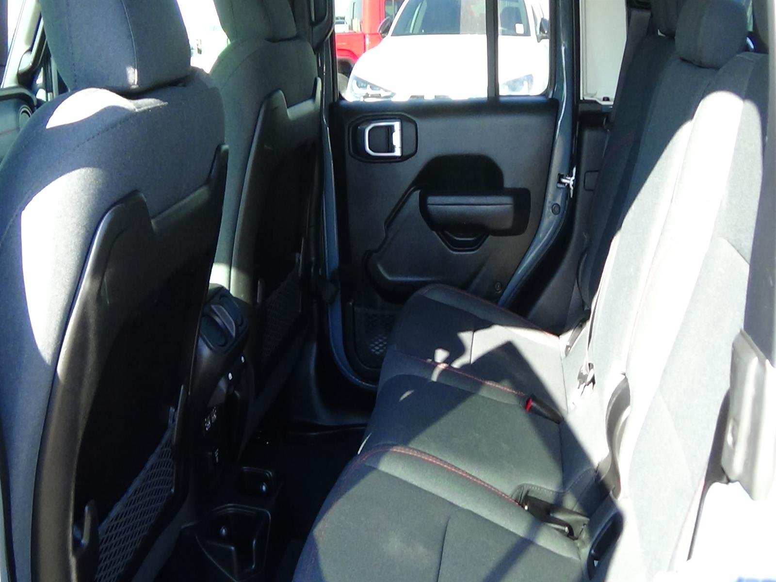 Used 2024 Anvil Clear Coat (pds) Jeep Rubicon image 10