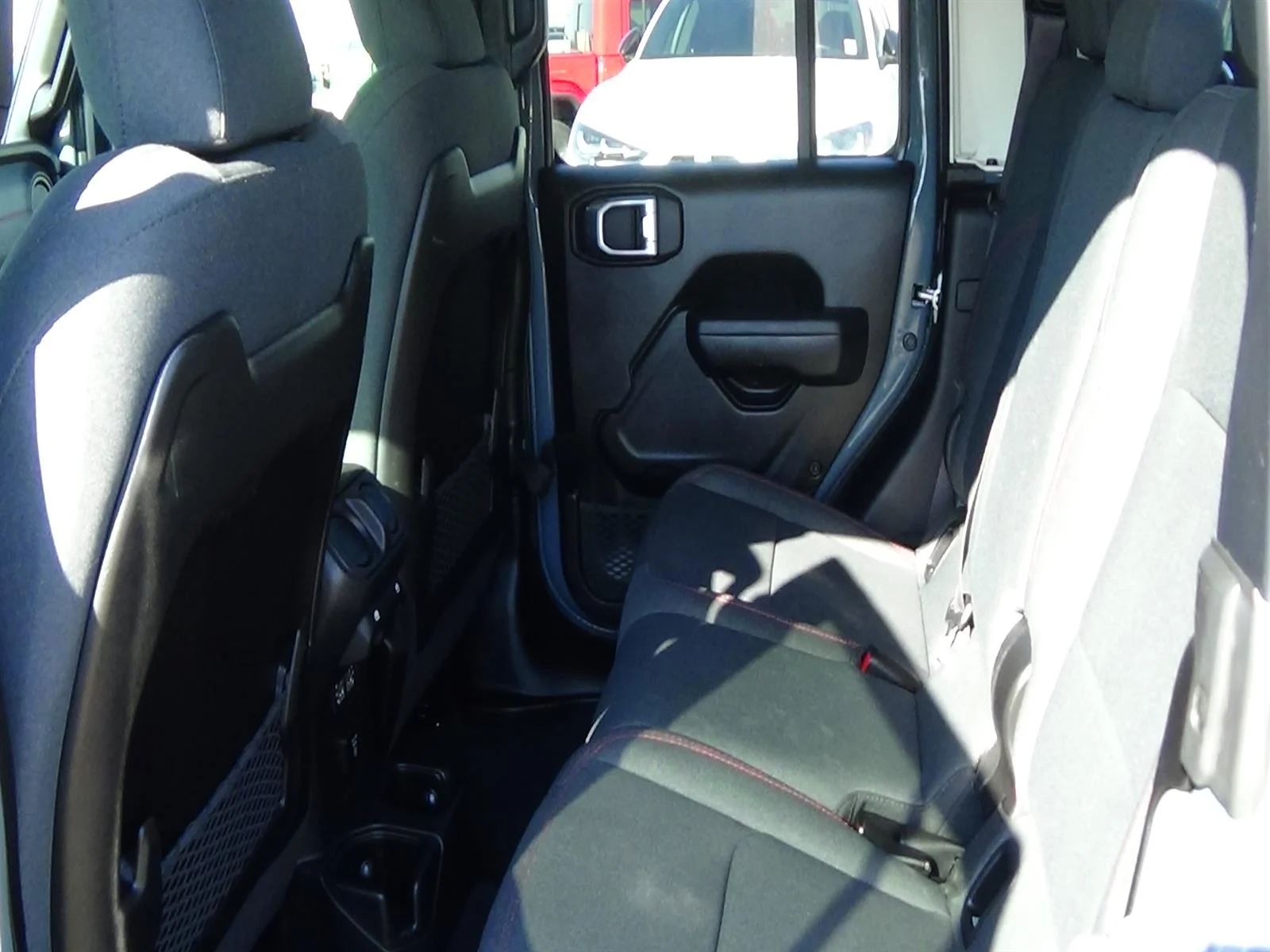 Used 2024 Anvil Clear Coat (pds) Jeep Rubicon image 10