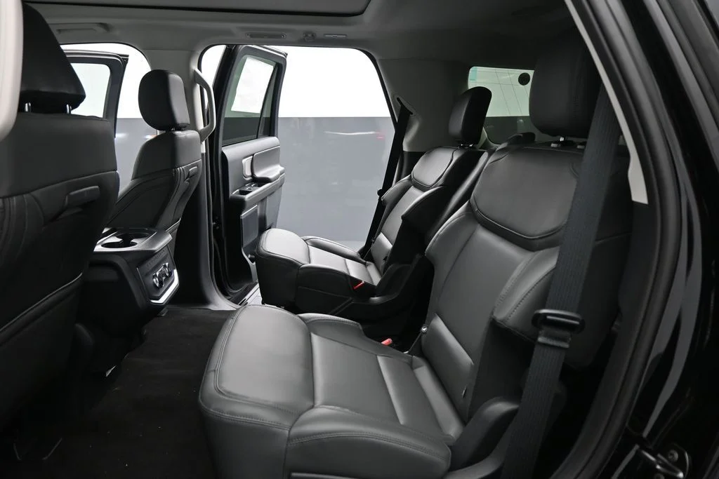 New 2026 Agate Black Metallic Ford Active image 18