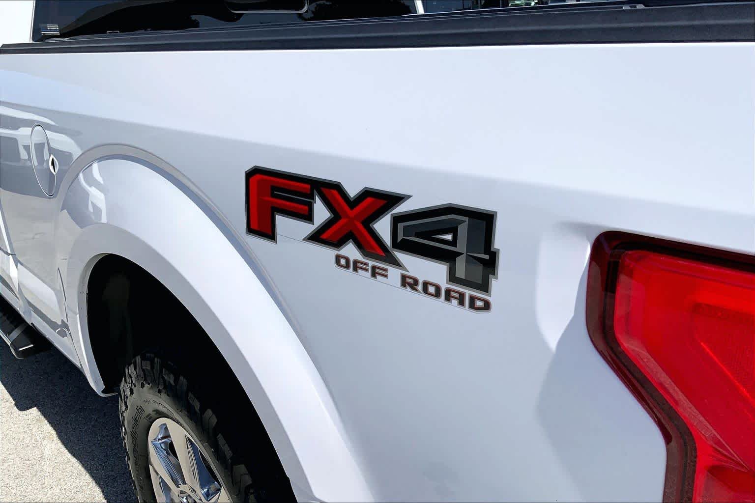 Used 2018 Oxford White Ford XLT image 9