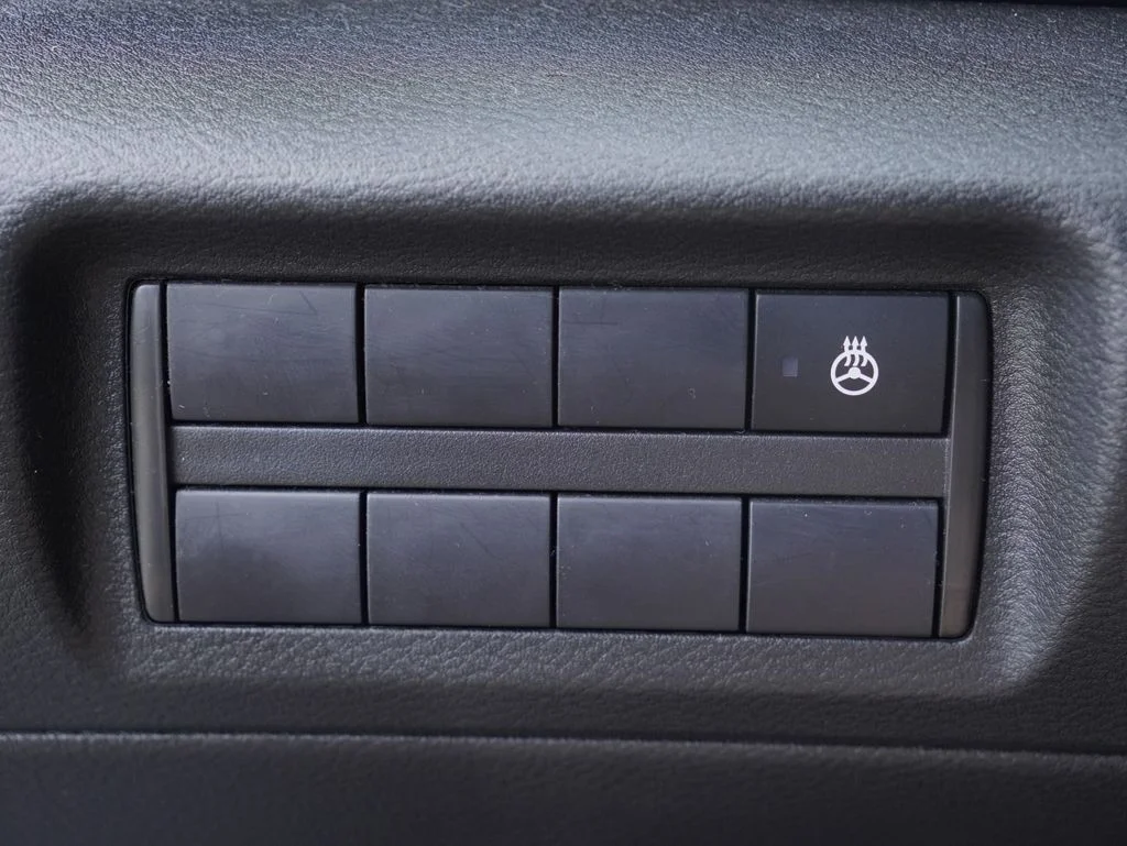 Used 2023 Gray Nissan SR image 9