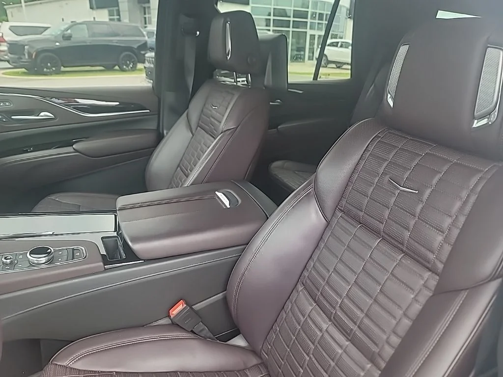 Used 2024 Silver Cadillac Sport Platinum image 10