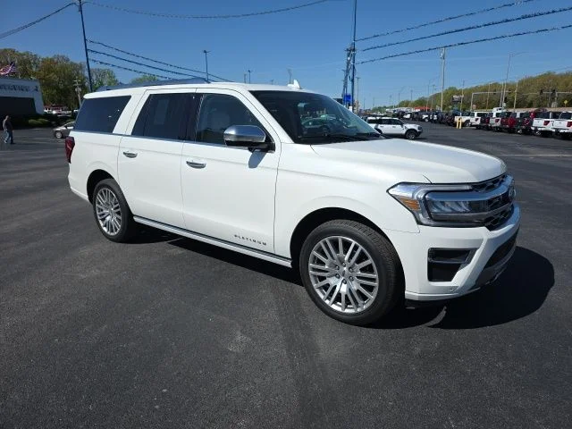 Used 2023 White Metallic Ford Platinum image 19