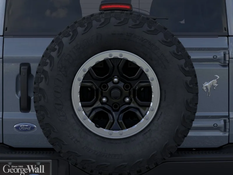 New 2025 Azure Gray Metallic Tri-Coat Ford Badlands® image 49