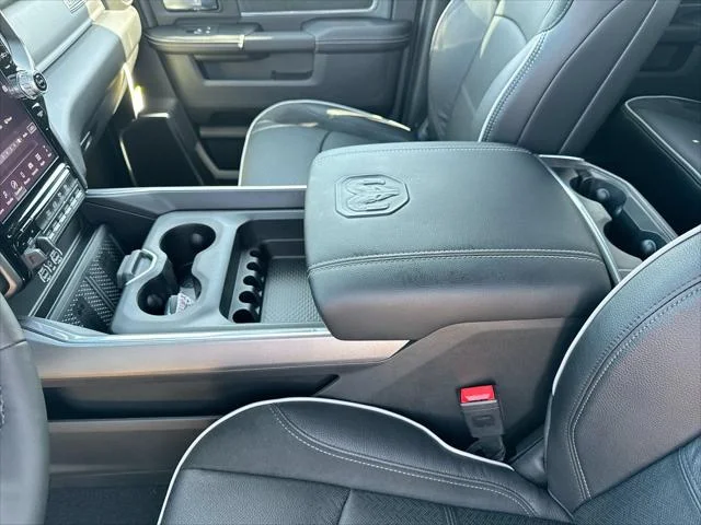 New 2026 Diamond Black Crystal Pearl-Coat Exterior Paint RAM Laramie image 21
