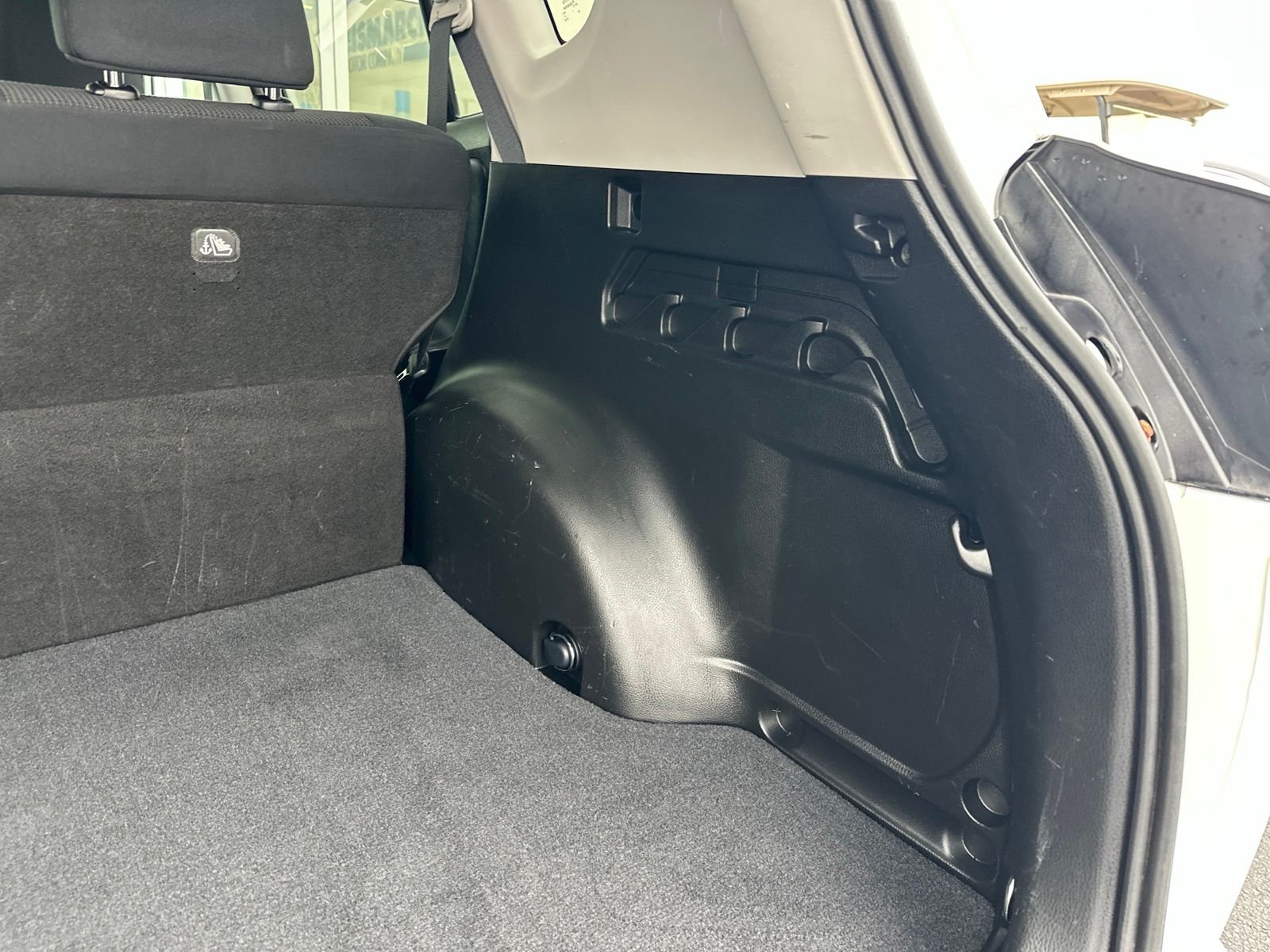 Used 2016 White Toyota XLE image 29