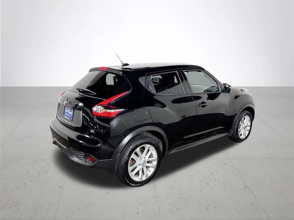 Used 2015 Black Nissan SL image 6