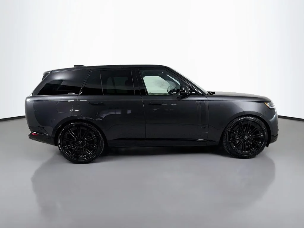 Certified Used 2024 Gray Land Rover SE image 4
