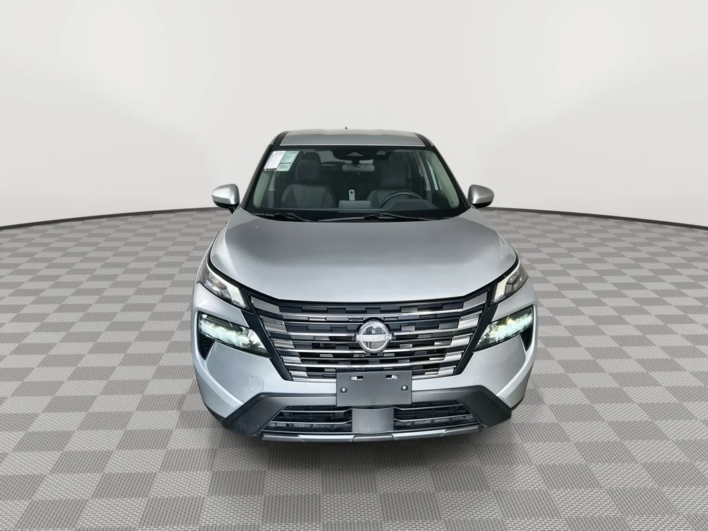 Certified Used 2024 Silver Nissan SV image 3