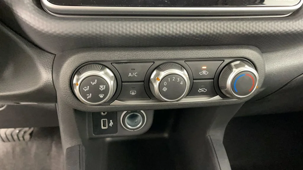 2025 Nissan KICKS PLAY Base - Photo 20