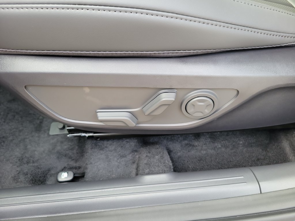 New 2027 Frost Blue / Black Roof Kia X-Line S image 23