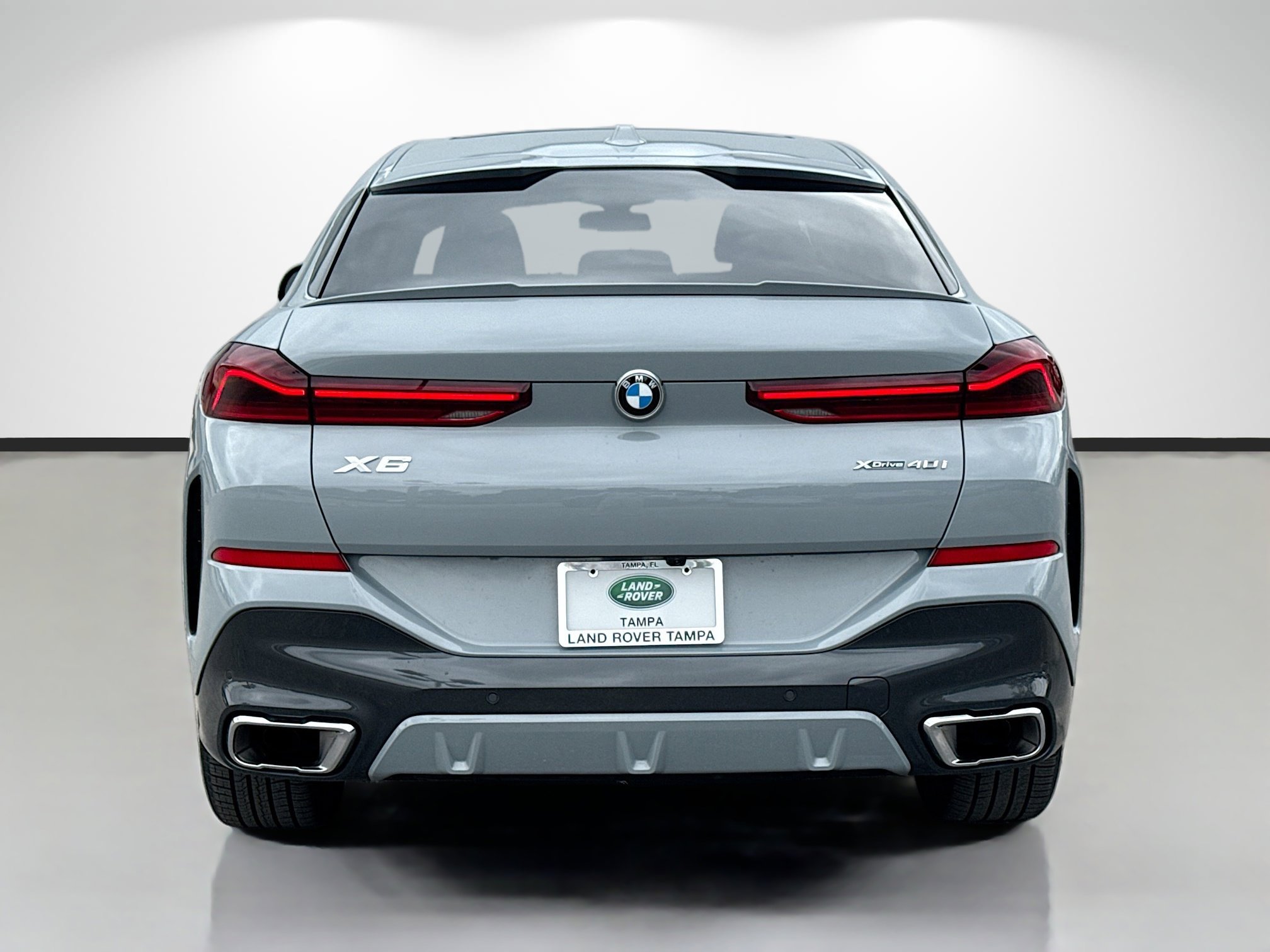 Used 2024 Gray Metallic BMW xDrive40i image 4