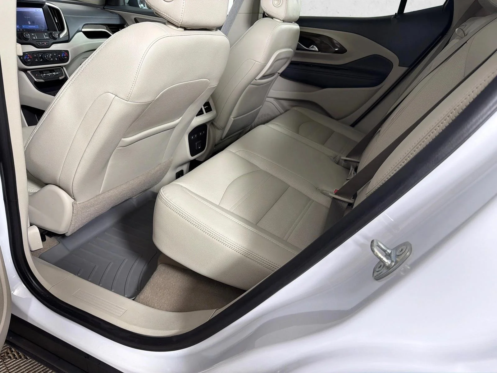 Used 2022 Black GMC Denali image 23