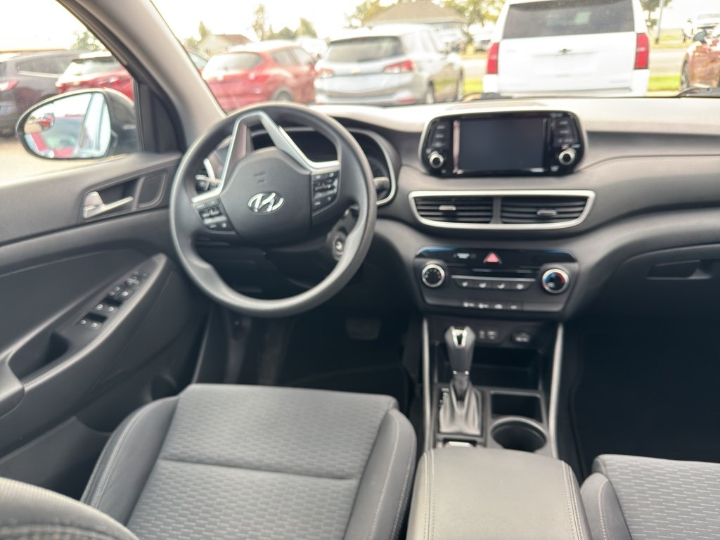 Used 2019 Black Noir Pearl Hyundai SE image 15