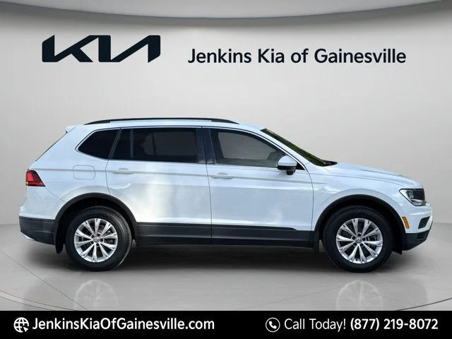 Used 2019 White Volkswagen 2.0T SE image 3