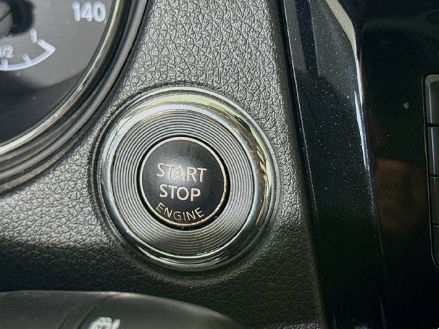 Used 2022 Gun Metallic Nissan SL image 17