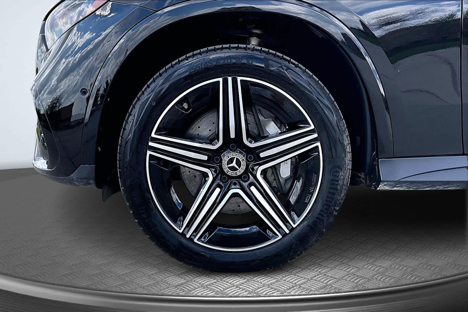 New 2026 Obsidian Black Metallic Mercedes-Benz GLC 300 image 8