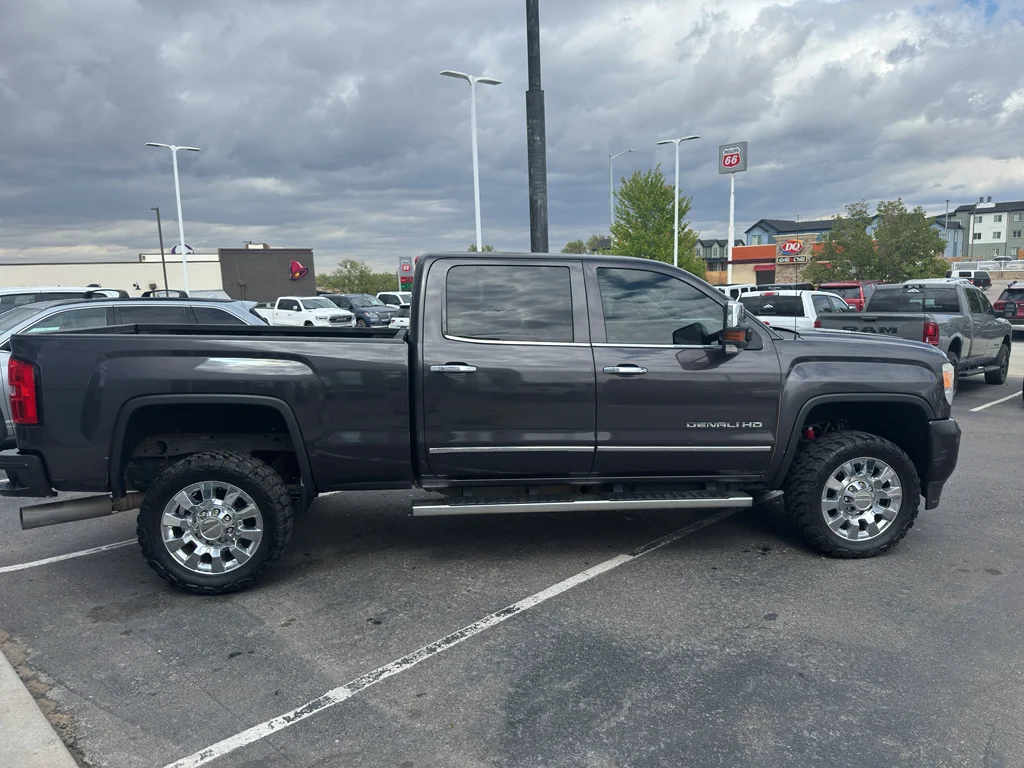 Used 2015 Iridium Metallic GMC Denali image 6