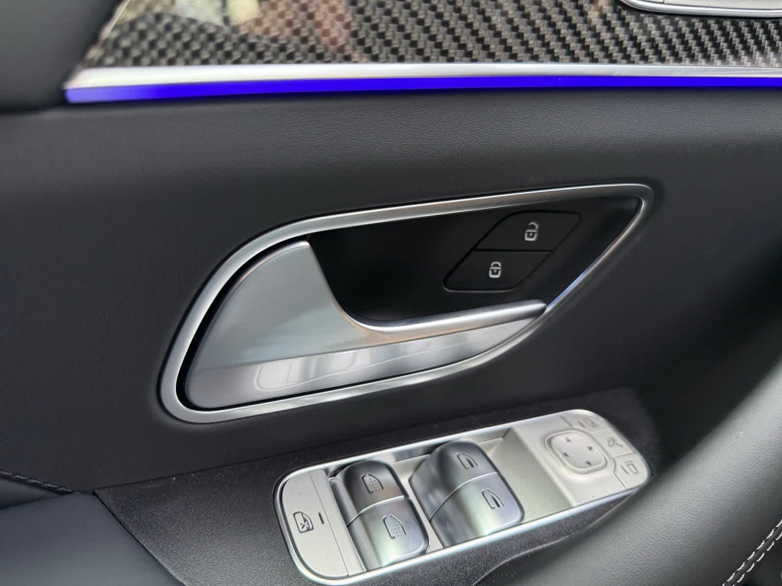 New 2026 MANUFAKTUR Alpine Grey Mercedes-Benz AMG® GLE 63 S image 24