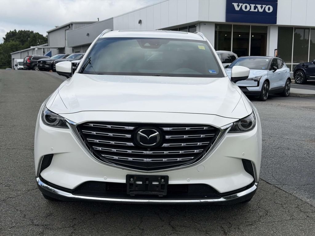 Used 2022 White Mazda Signature image 24