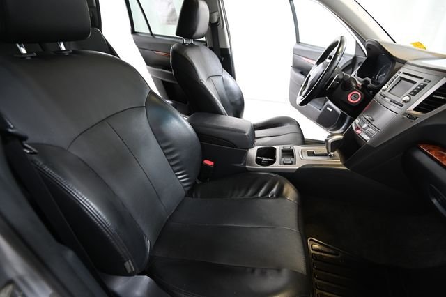 Used 2012 Silver Subaru 2.5i image 23