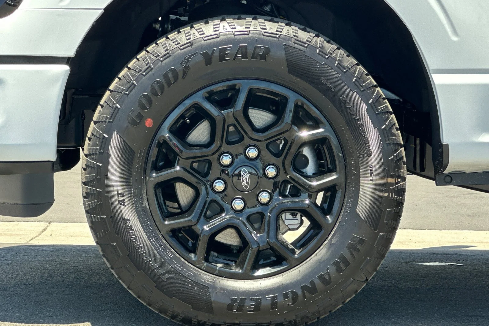 New 2026 Oxford White Ford XLT image 24