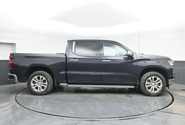 Used 2022 Gray Chevrolet LTZ image 14