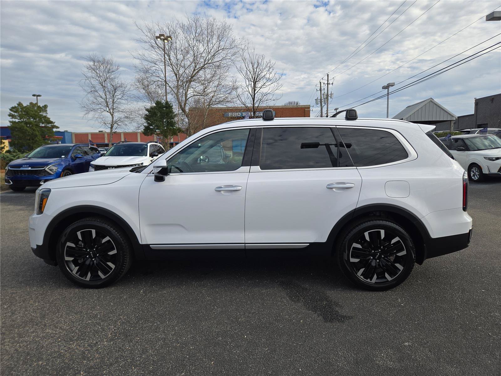 Used 2024 White Kia SX image 10