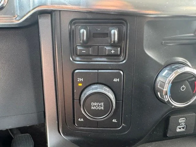 Used 2022 White Ford Lariat image 36