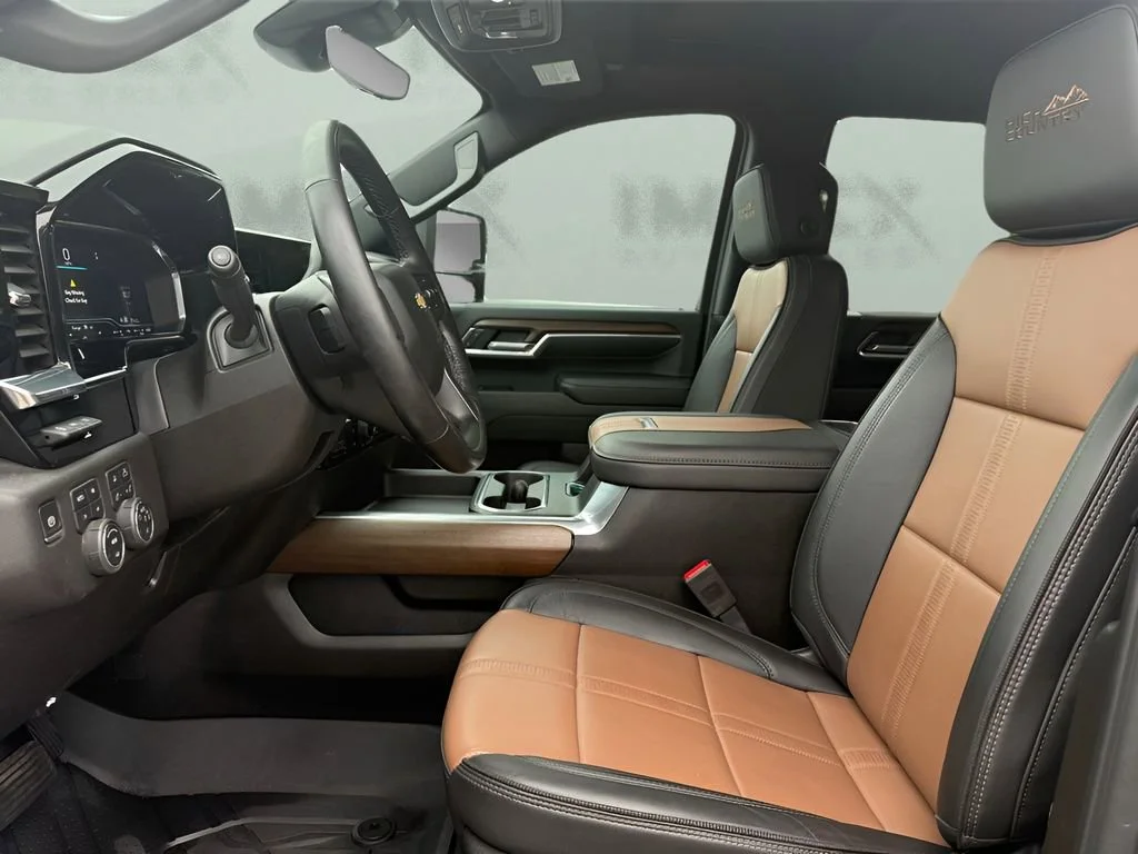 Used 2025 Black Chevrolet High Country image 15