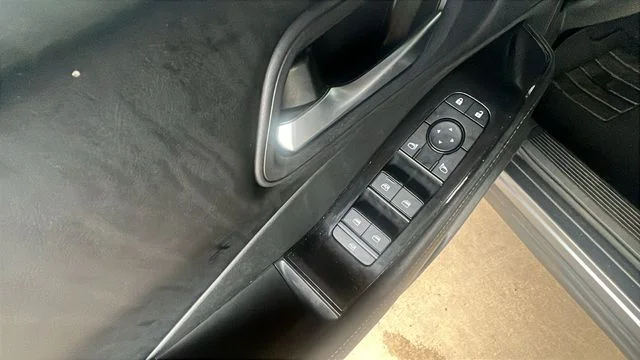 Used 2024 Gray Nissan SV image 27