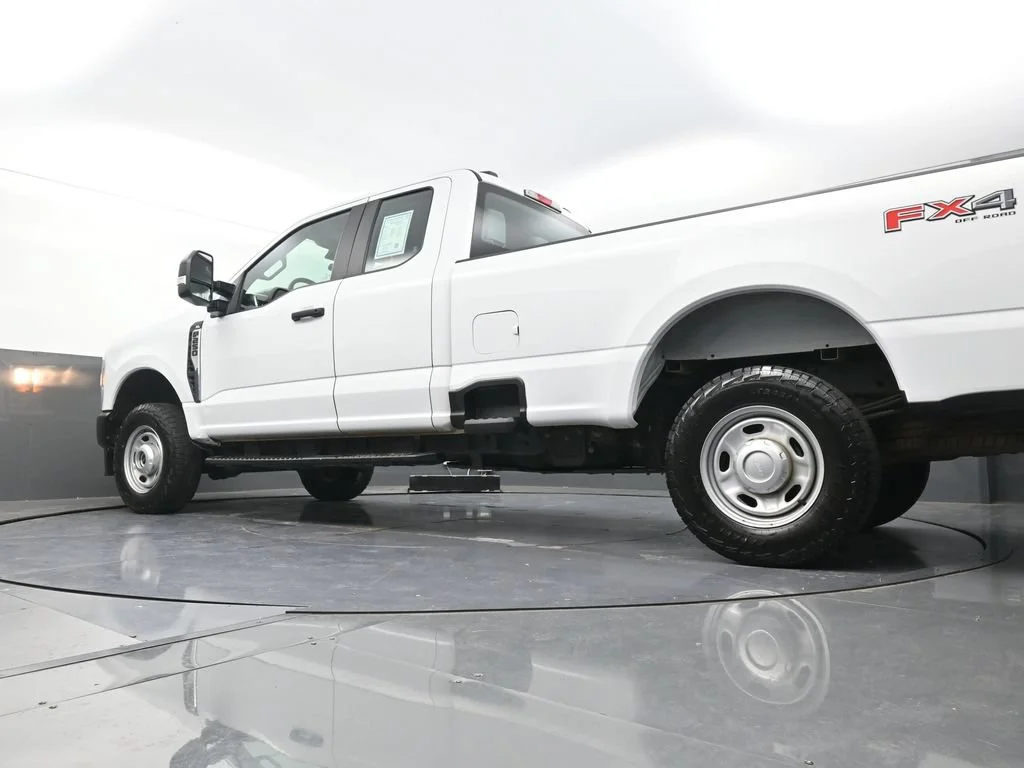 Used 2023 White Ford XL image 25