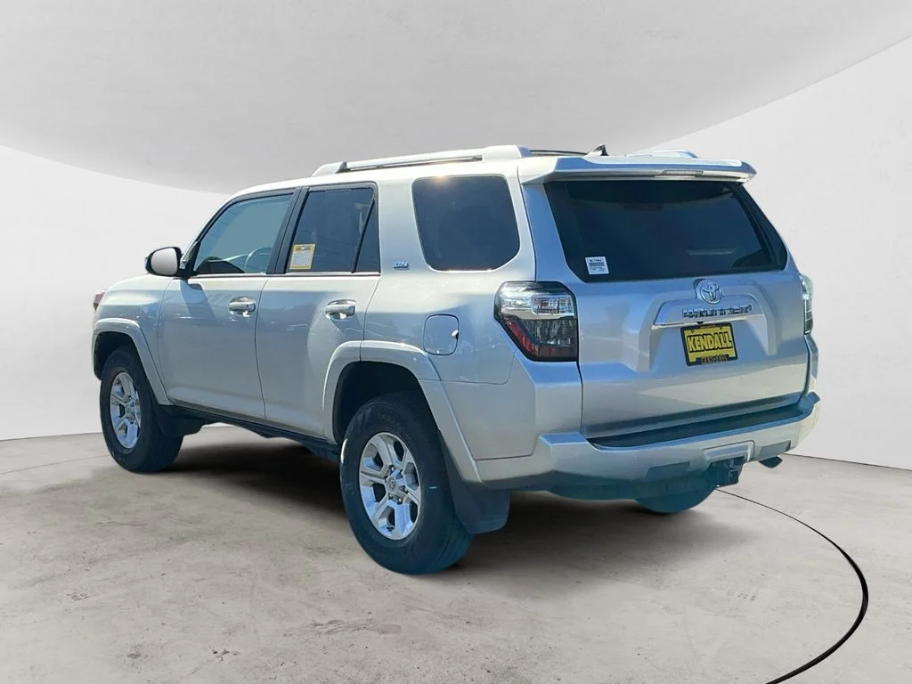 Used 2015 Silver Toyota SR5 image 7