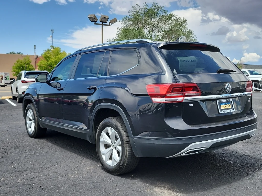 Used 2018 Deep Black Pearl Volkswagen 3.6L V6 SE image 8