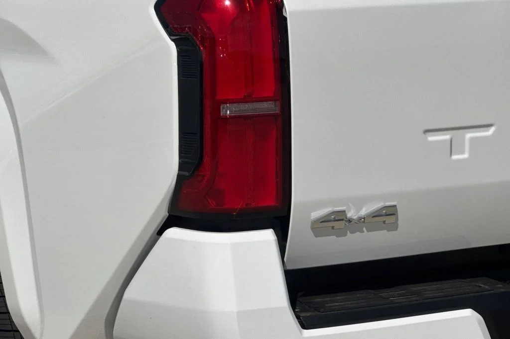 New 2026 Ice Cap Toyota  SR5 image 25