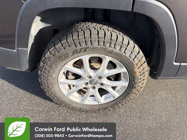 Used 2015 Gray Jeep Latitude image 10