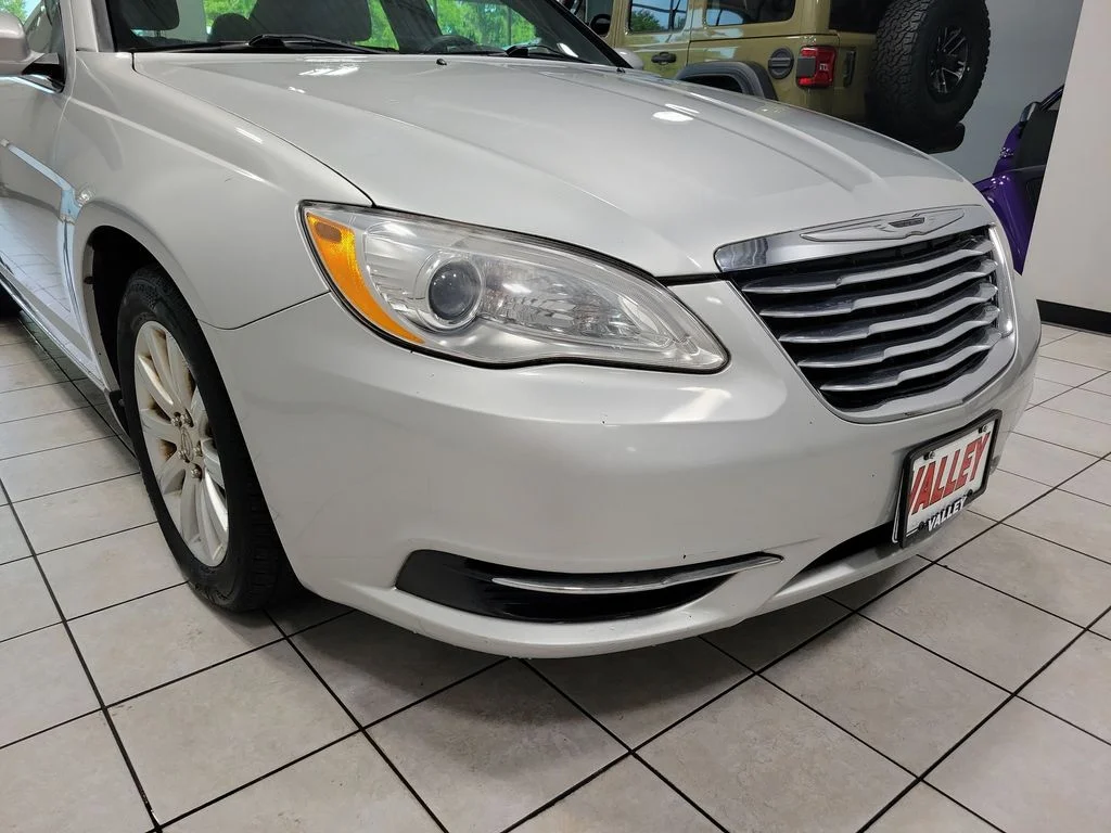 Used 2012 Silver Chrysler Touring image 18