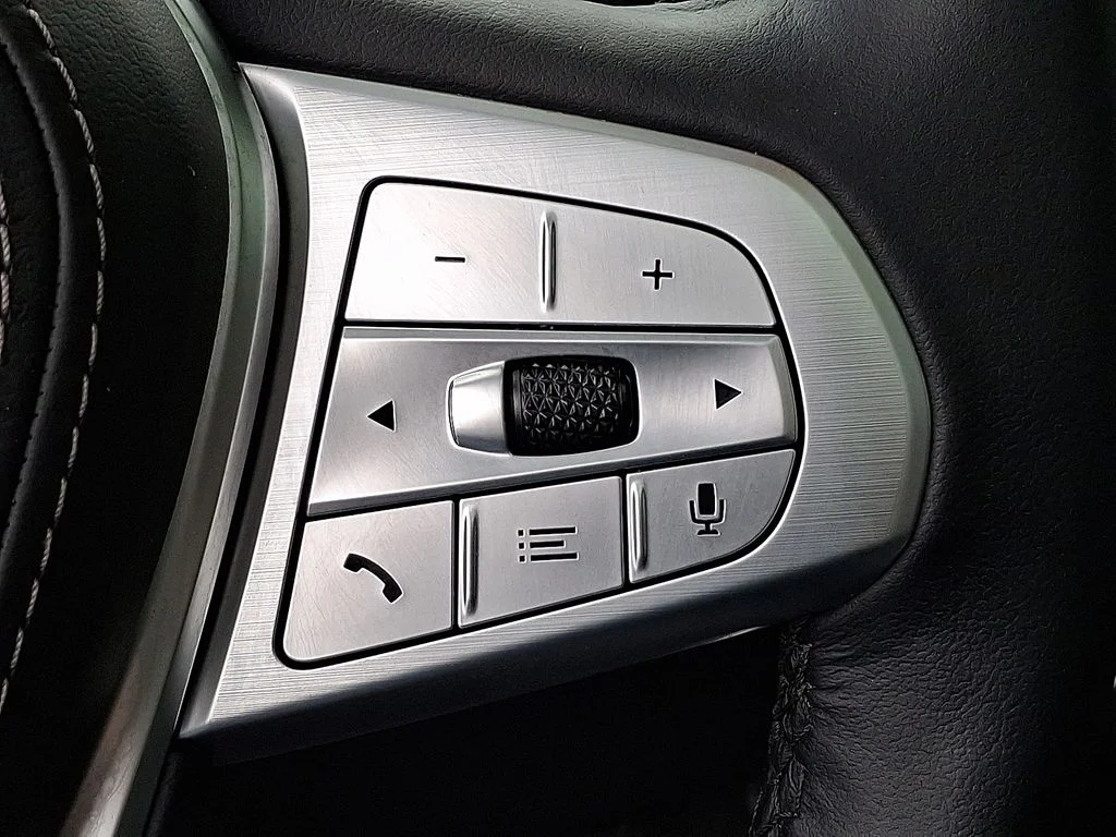 Used 2024 Black Sapphire Metallic BMW xDrive40i image 18