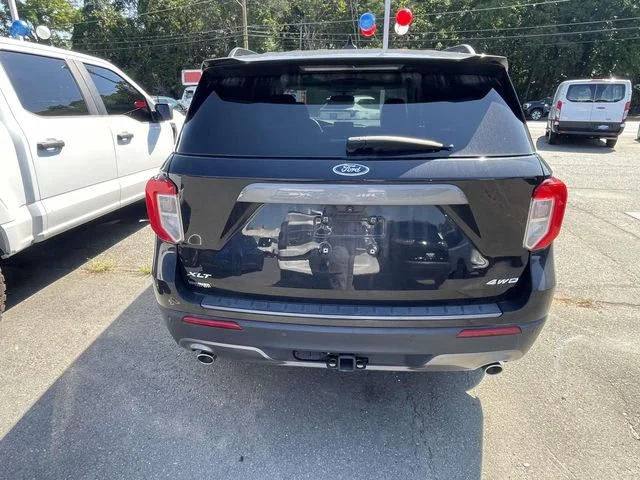 Certified Used 2023 Black Metallic Ford XLT image 5
