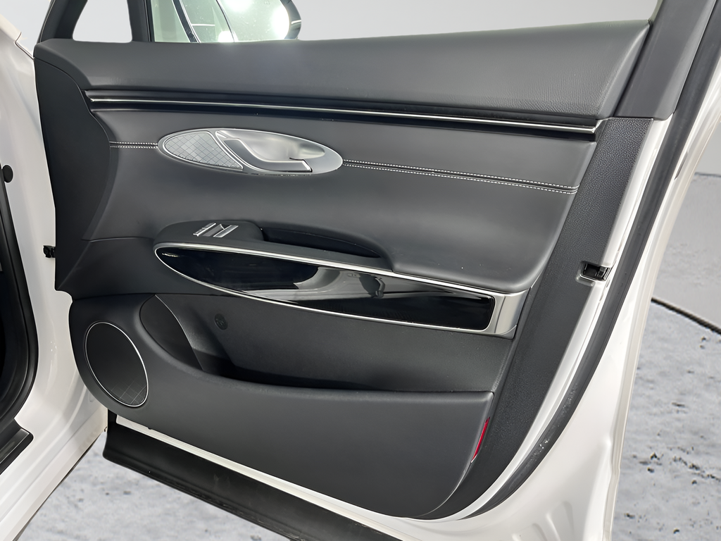 2025 GENESIS GV70 Standard - Photo 15
