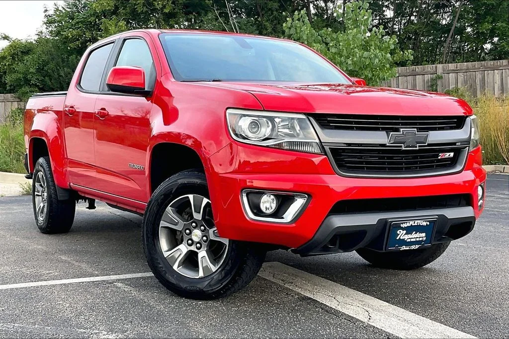 Used 2015 Red Chevrolet Z71 image 1