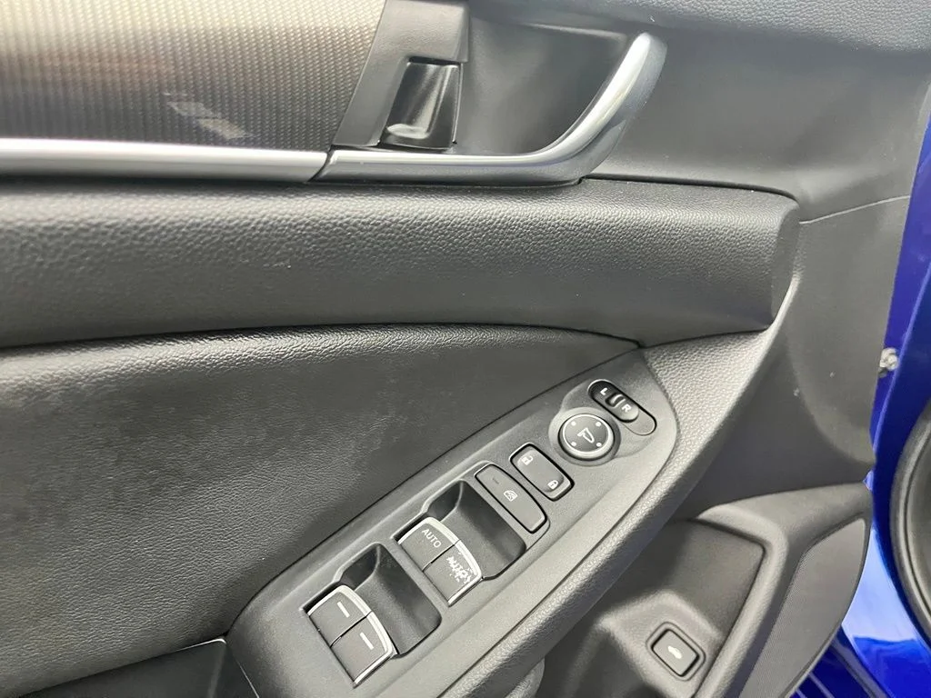 Used 2019 Blue Honda Sport image 16