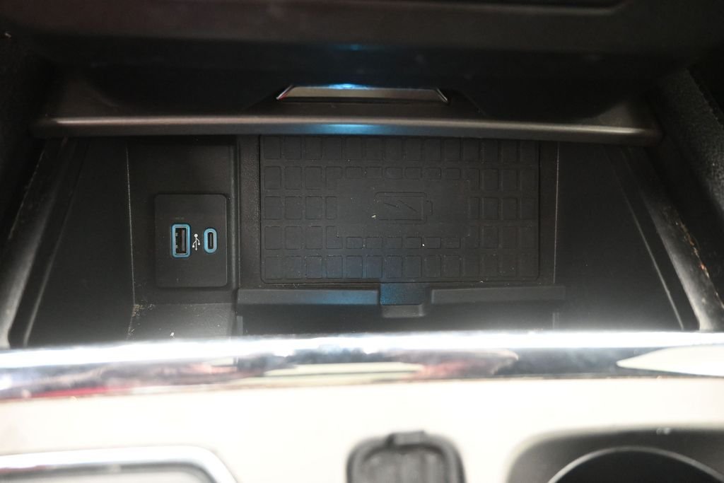 Used 2021 Silver Ford XLT image 27