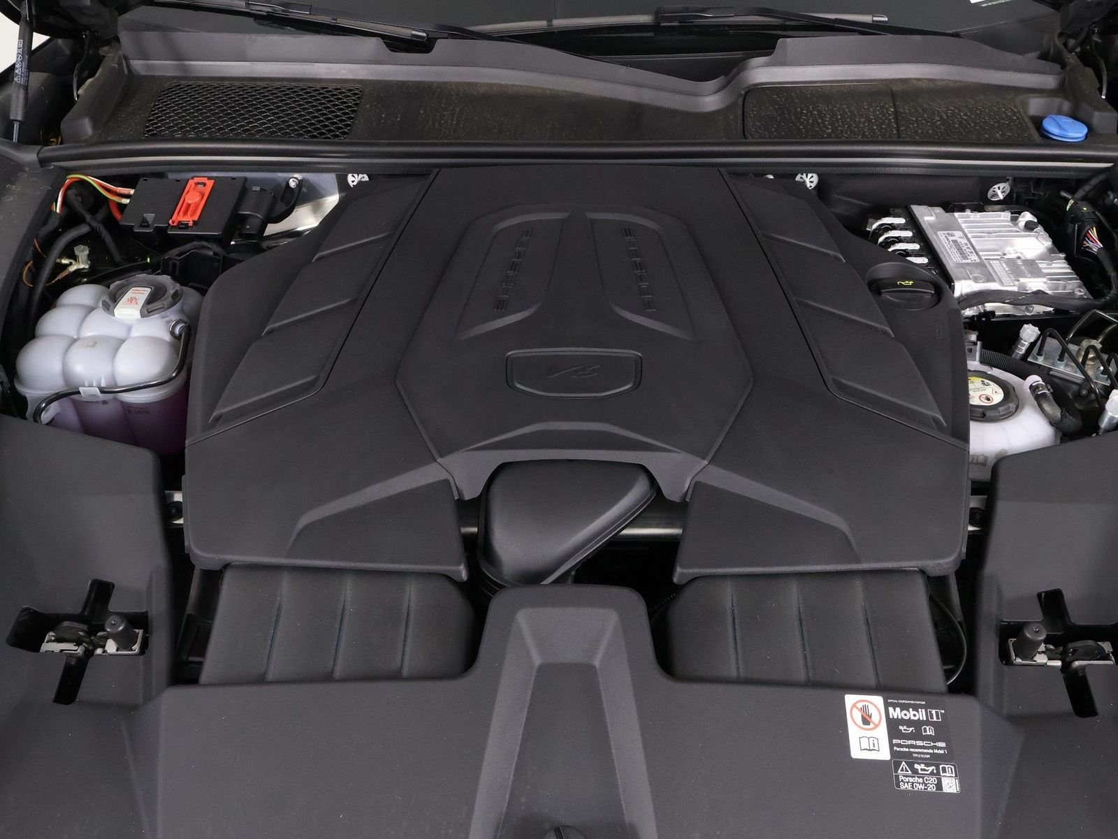 2026 Porsche Cayenne E-Hybrid - Photo 20